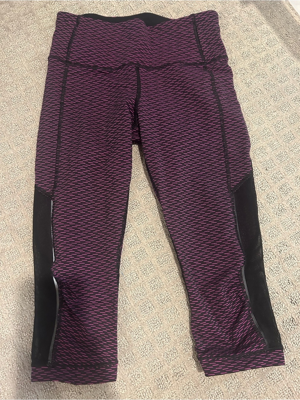 lululemon athletica Purple/Pink Patterned Mesh-Panel Leggings (Cropped)